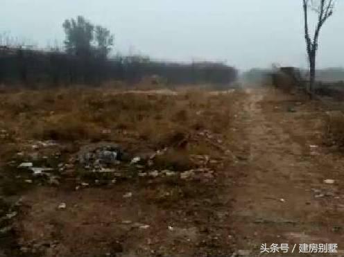 河北兄弟自建兩層聯(lián)排住宅，外觀氣勢仿若“故宮”