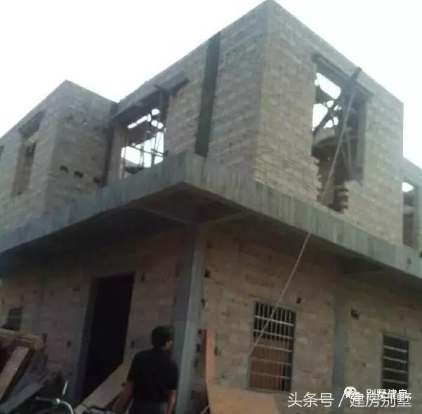 廉江海鮮老板自建四層農(nóng)村別墅，價(jià)值70萬，你說值不值？