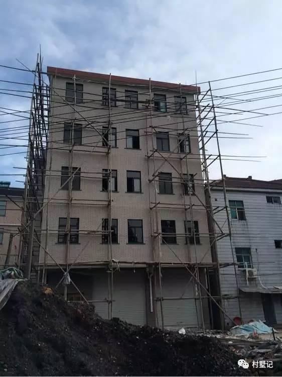 山東老板曬90萬(wàn)的農(nóng)村自建房，房間大的可以當(dāng)教室用