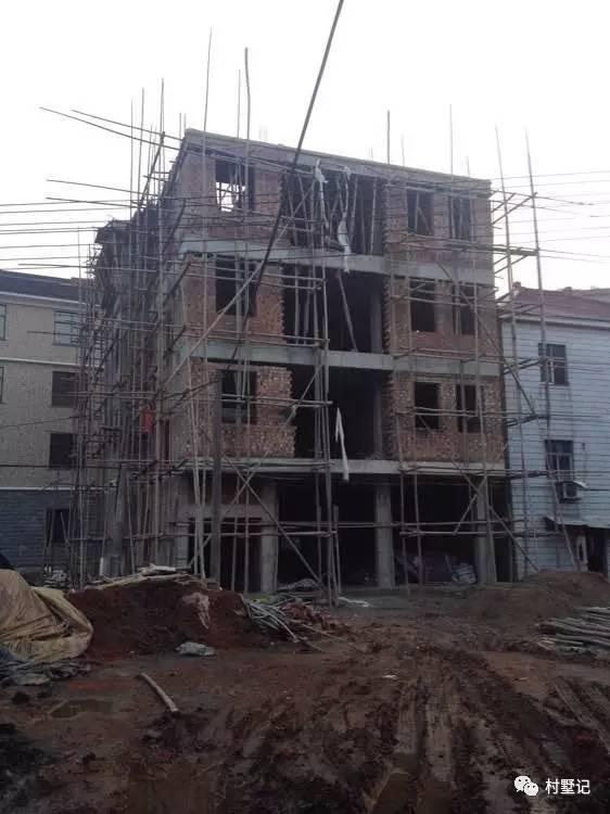 山東老板曬90萬(wàn)的農(nóng)村自建房，房間大的可以當(dāng)教室用