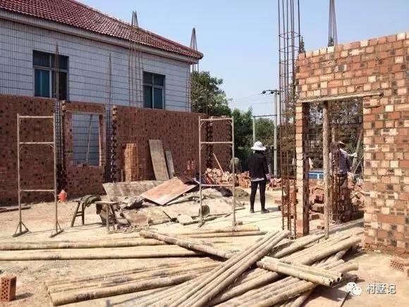 山東老板曬90萬(wàn)的農(nóng)村自建房，房間大的可以當(dāng)教室用