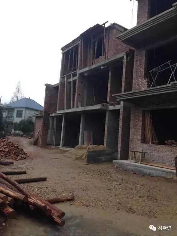 江西老表花60萬自建農村別墅，全村就他家一棟