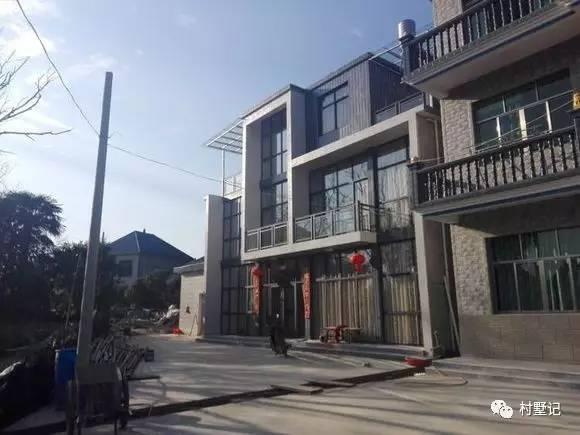 江西老表花60萬自建農村別墅，全村就他家一棟