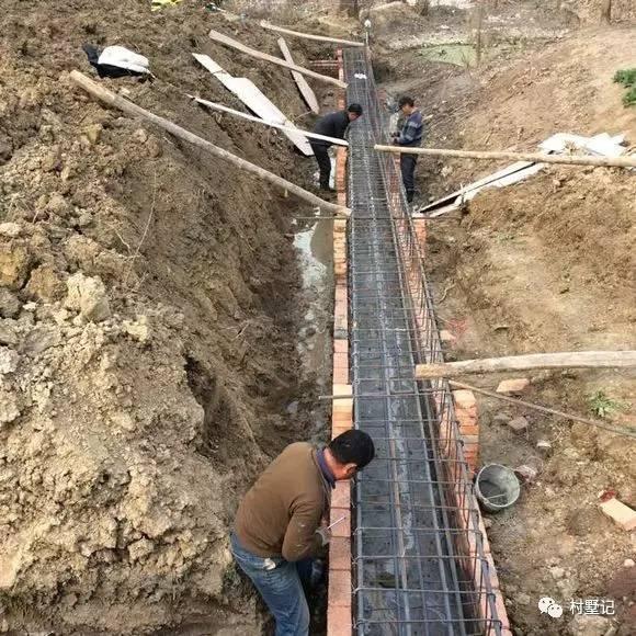 安徽網(wǎng)友為父母自建二層復式農(nóng)村別墅，美得不敢看