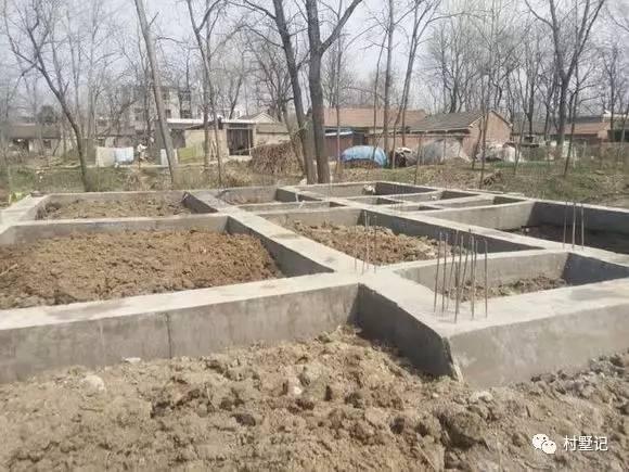 安徽網(wǎng)友為父母自建二層復式農(nóng)村別墅，美得不敢看