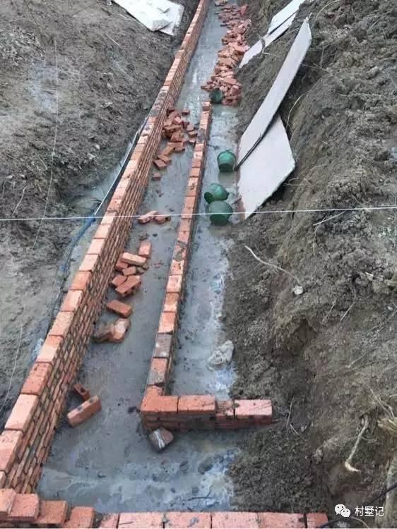 安徽網(wǎng)友為父母自建二層復式農(nóng)村別墅，美得不敢看