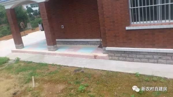 婆家非要兩兄弟把房子建在一起，現(xiàn)在好了