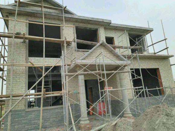 小伙花50萬(wàn)為父母建別墅養(yǎng)老，卻被網(wǎng)友噴慘了