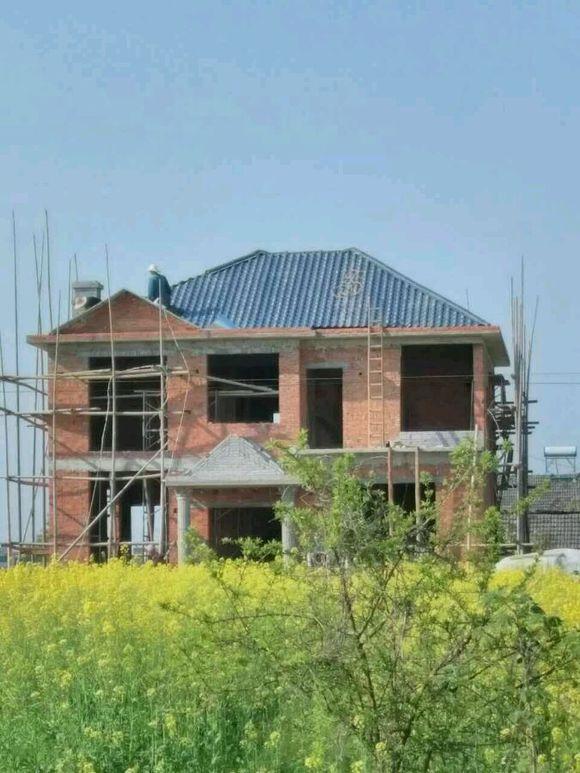 小伙花50萬(wàn)為父母建別墅養(yǎng)老，卻被網(wǎng)友噴慘了