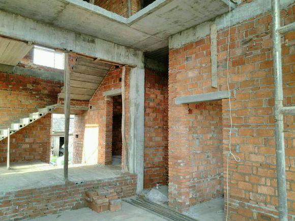 小伙花50萬(wàn)為父母建別墅養(yǎng)老，卻被網(wǎng)友噴慘了