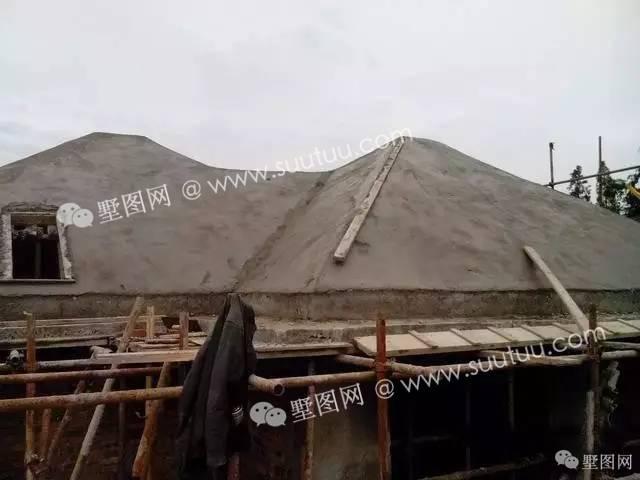 紅白搭配新農(nóng)村三層大別墅，即精致又美觀好看極了！