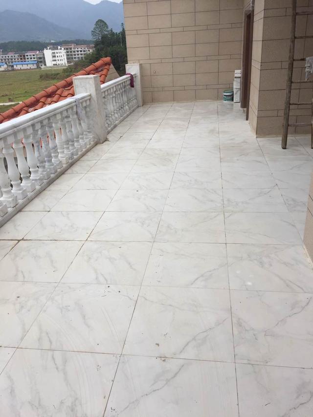 三層復(fù)式小別墅，都說(shuō)不管從哪個(gè)方向看都好看，這錢花的太值了！