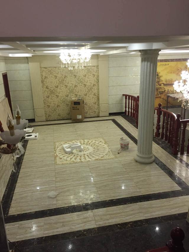 三層復(fù)式小別墅，都說(shuō)不管從哪個(gè)方向看都好看，這錢花的太值了！