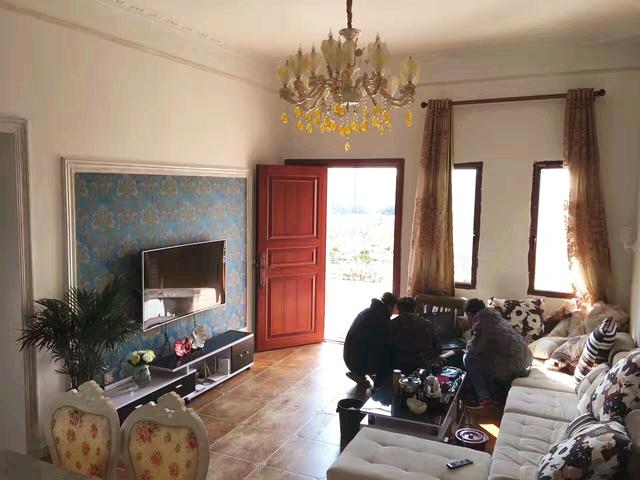 誰(shuí)說(shuō)一層自建房不好看，看看這款一層帶閣樓小別墅，洋氣又大方！