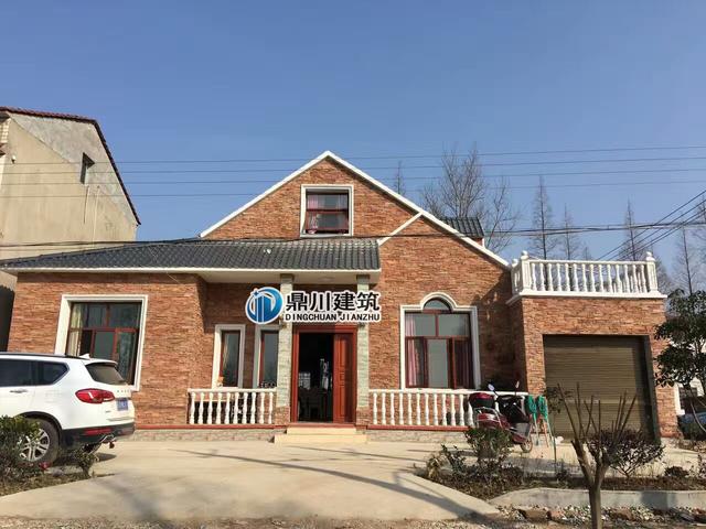 誰(shuí)說(shuō)一層自建房不好看，看看這款一層帶閣樓小別墅，洋氣又大方！