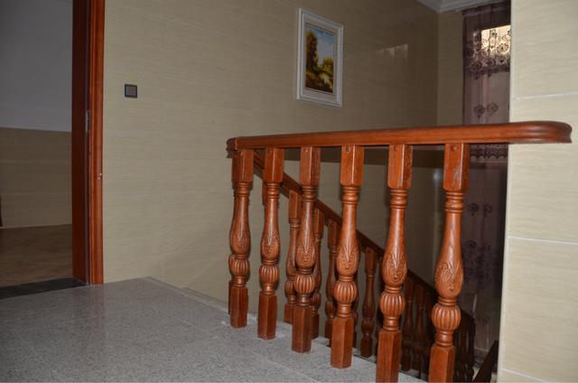 本套小別墅建成后，全村男女老少都來(lái)圍觀，主體30萬(wàn)，貴嗎？