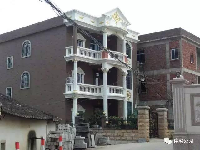 農(nóng)村自建3層別墅，8間臥室再也不怕兄弟多不夠住了！