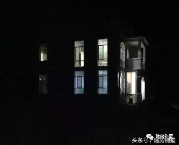 借錢也要蓋的一款別墅圖，房子周正外觀大氣，太值了