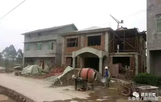 兩層別墅圖跟五六十萬的別墅相比絲毫不差，簡單實(shí)用