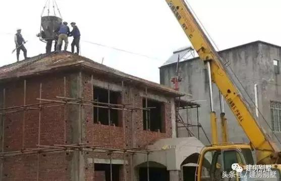 兩層別墅圖跟五六十萬的別墅相比絲毫不差，簡單實(shí)用