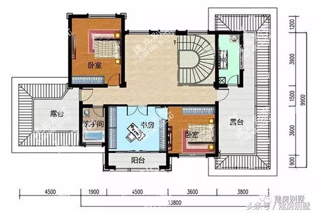 三層豪宅別墅圖，第一棟配開(kāi)放式車庫(kù)，第二棟設(shè)電梯井