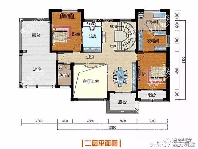 三層豪宅別墅圖，第一棟配開(kāi)放式車庫(kù)，第二棟設(shè)電梯井