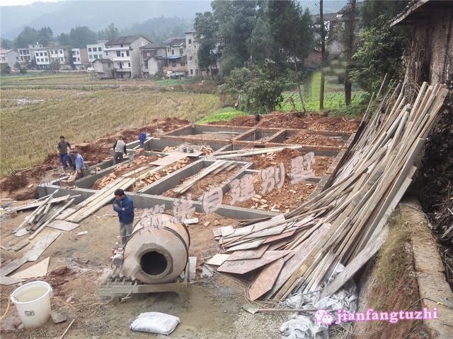 100平方米簡歐式二層農(nóng)村自建房，10*10米，簡單實用。