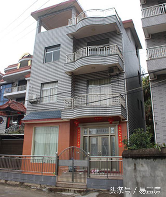 三層歐式別墅圖，方、圓的經(jīng)典結(jié)合，讓你在村內(nèi)享受品質(zhì)生活