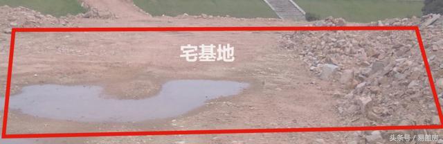 三層歐式別墅圖，方、圓的經(jīng)典結(jié)合，讓你在村內(nèi)享受品質(zhì)生活