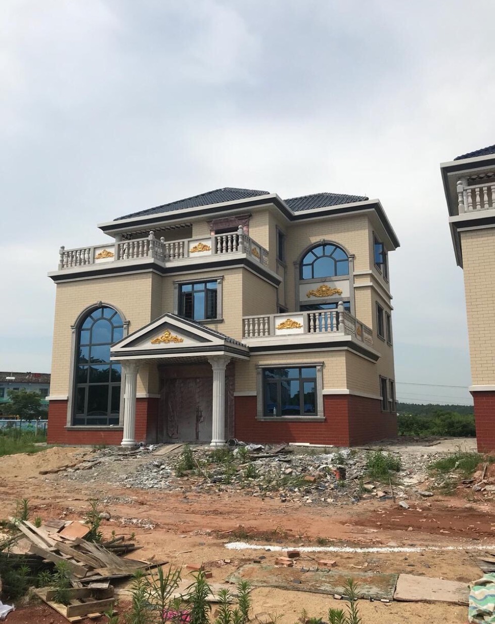 實景拍攝三層30萬別墅圖片大全，蓋好全村都跟風！