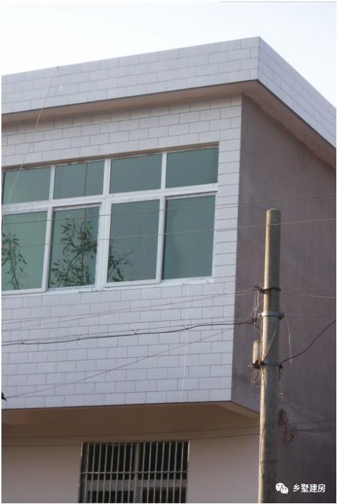 新式農(nóng)村自建房設(shè)計(jì)圖，對(duì)傳統(tǒng)自建房說(shuō)“不”，農(nóng)村自建房就該這么建！簡(jiǎn)單又大氣！