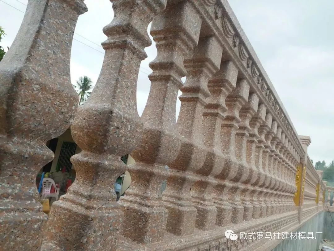 水泥藝術(shù)圍欄模具越來越流行，給城市和農(nóng)村增添色彩