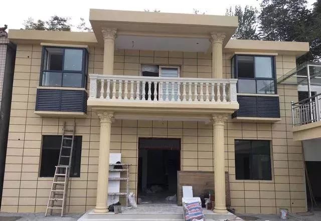 農(nóng)村自建房羅馬柱怎么做？GRC水泥預(yù)制、模板現(xiàn)澆羅馬柱