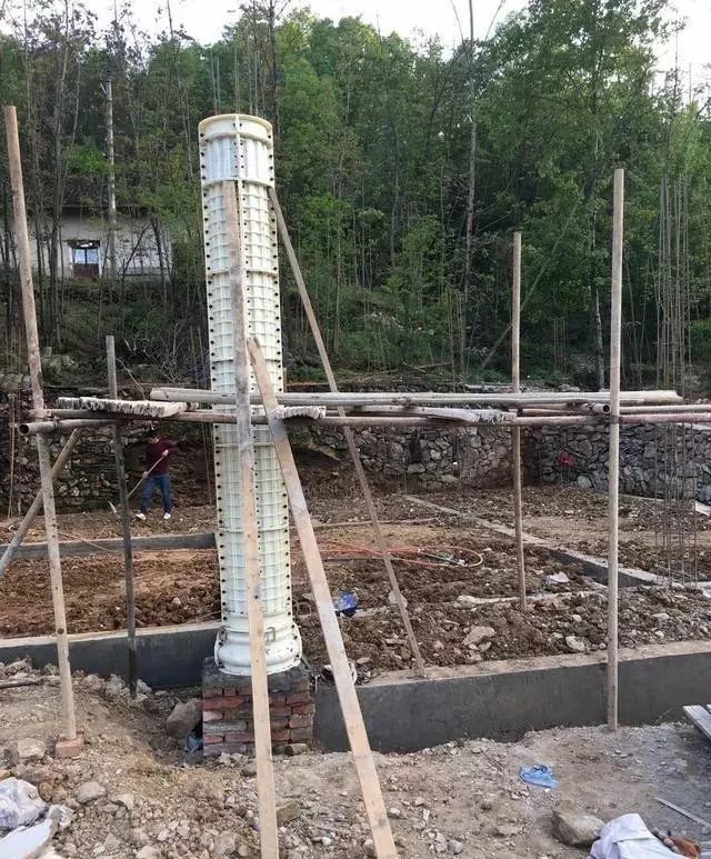 農(nóng)村自建房羅馬柱怎么做？GRC水泥預(yù)制、模板現(xiàn)澆羅馬柱