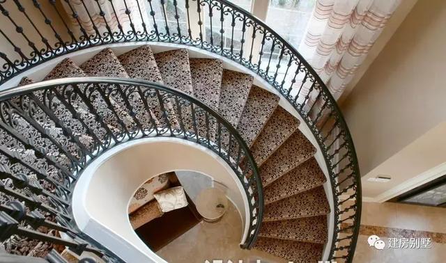 13×11米三層農(nóng)村別墅設(shè)計(jì)圖，這棟住宅建起來肯定讓別人羨慕不已