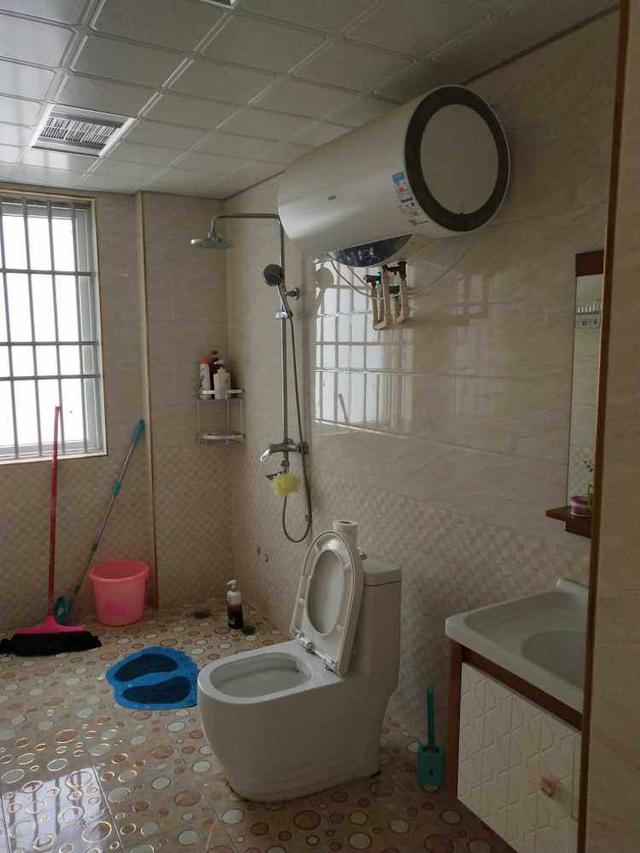 120平新房裝修花費了22萬，客餐廳全瓷磚上墻，整體是簡潔明亮很耐看！