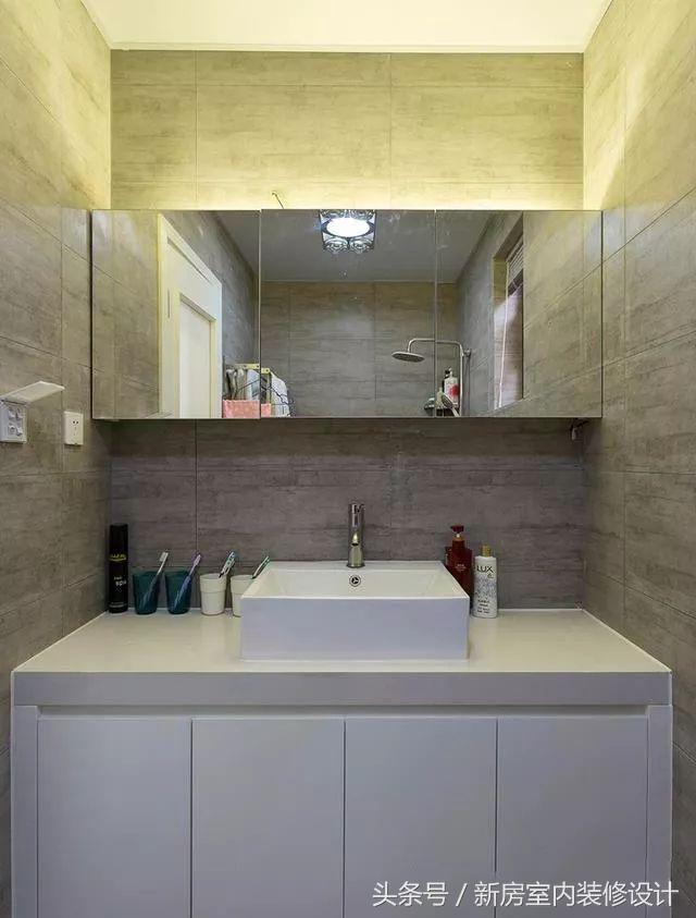 這是一款85平的美式兩房，全屋精致漂亮，簡(jiǎn)潔大方，朋友卻說(shuō)地板是一大敗筆！