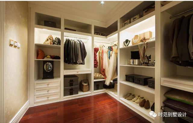 帶地下車庫，茶室和書房的三層歐式別墅設(shè)計圖，9室4廳，適合農(nóng)村自建！