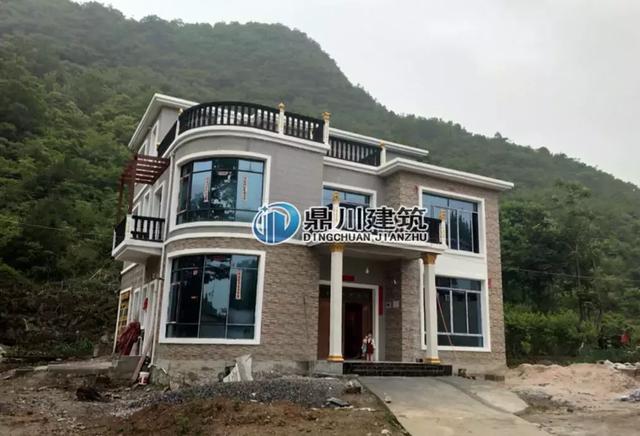 一套別墅，兩種布局設計，三層簡歐風格的別墅設計圖，造價只要28萬，建好驚艷鄰里鄉(xiāng)親