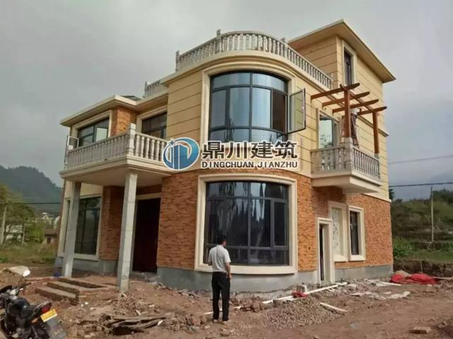 一套別墅，兩種布局設計，三層簡歐風格的別墅設計圖，造價只要28萬，建好驚艷鄰里鄉(xiāng)親