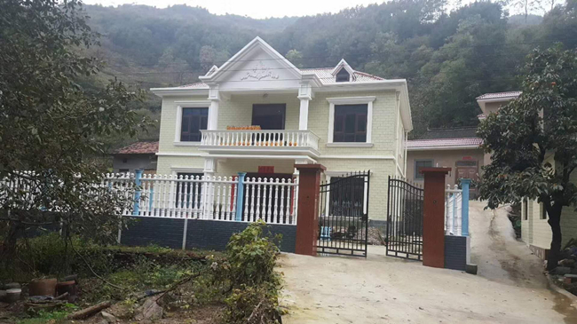 最好看的農(nóng)村二層樓房,第1款23萬建好，第2款25萬建好，但都喜歡第1款？