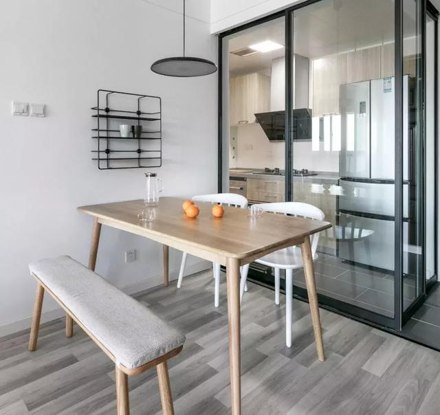 曬新家：這套93㎡新房，簡約原木設計，不渲染，不堆砌，10W搞定真的是太劃算了！