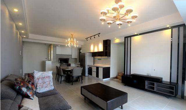 130平米房子簡約風(fēng)格裝修，黑白灰色調(diào)搭配還是那么經(jīng)典