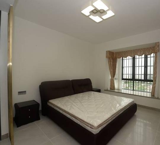 130平米房子簡約風(fēng)格裝修，黑白灰色調(diào)搭配還是那么經(jīng)典