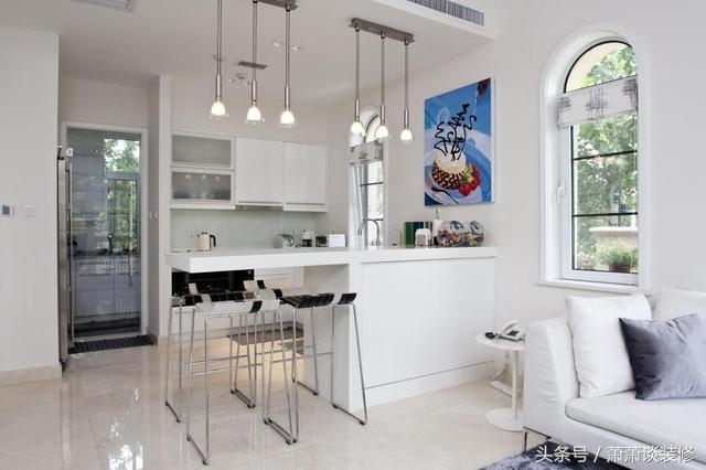 270平方米現(xiàn)代風(fēng)格別墅，簡(jiǎn)潔舒適的奢華豪宅。