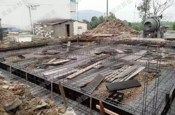 3廳7臥11×10三層別墅設(shè)計圖，造價30萬，帶堂屋烤火間套房