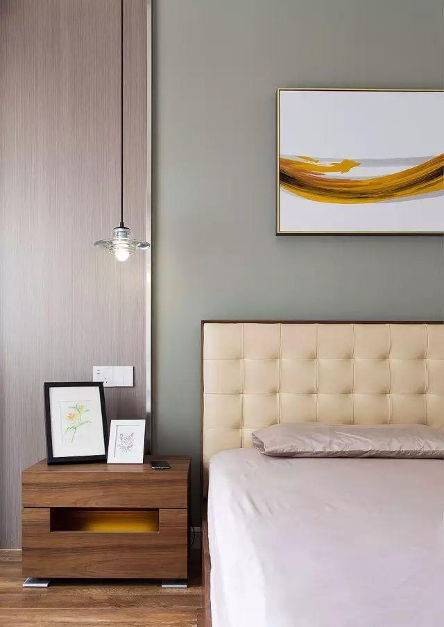 125平方的現(xiàn)代簡約風(fēng)格裝修效果圖，空間寬敞明亮，三居室的環(huán)境打造的非常簡約小資。