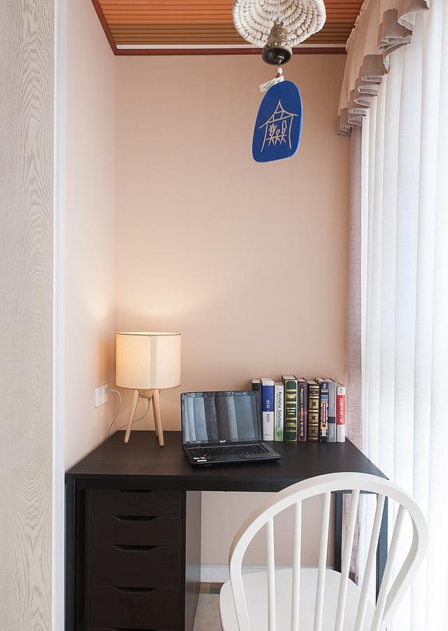 90㎡的三居室，普普通通的裝修風(fēng)格，但是很溫馨。