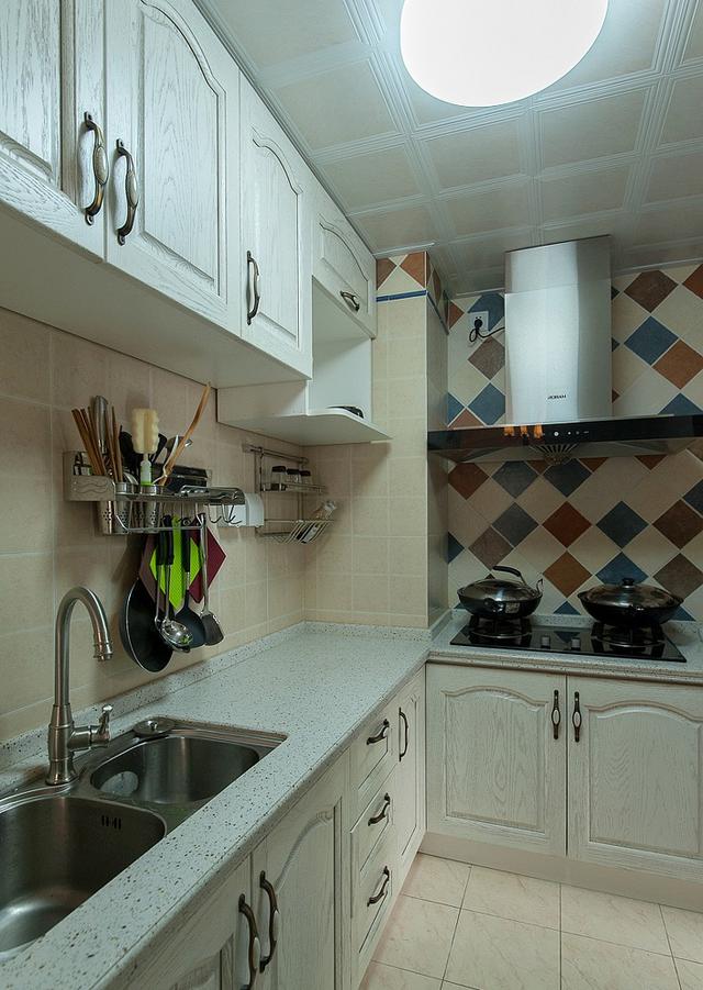 90㎡的三居室，普普通通的裝修風(fēng)格，但是很溫馨。