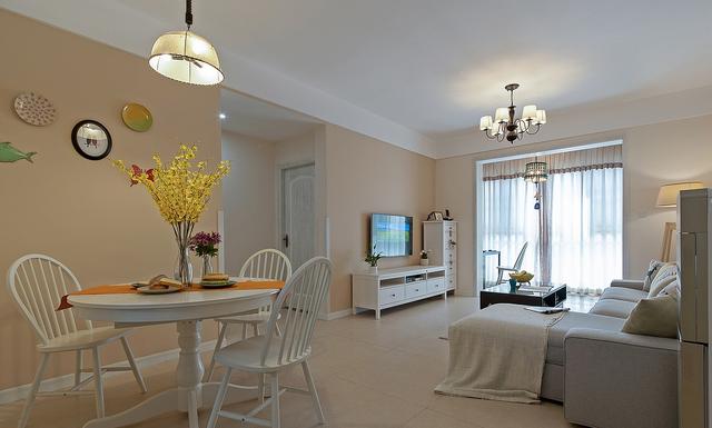 90㎡的三居室，普普通通的裝修風(fēng)格，但是很溫馨。